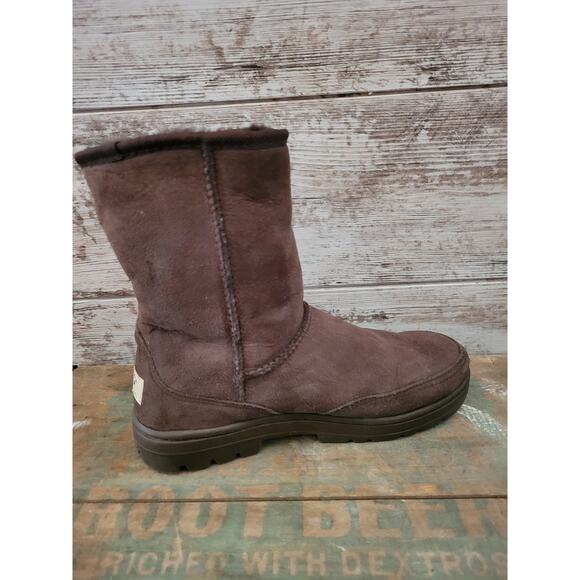 UGG Women's Short II Classic Brown Boots Size 6 - Picture 6 of 7